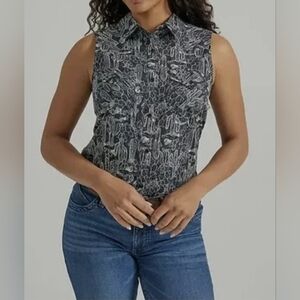 Reel Legends Plus Size Performace Outfitter Women's Sleeveless Button-Up Top